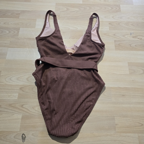 J.CREW NWT belted swimsuit - Picture 2 of 3
